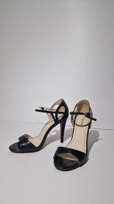 Продам новые босоножки, 40 размер