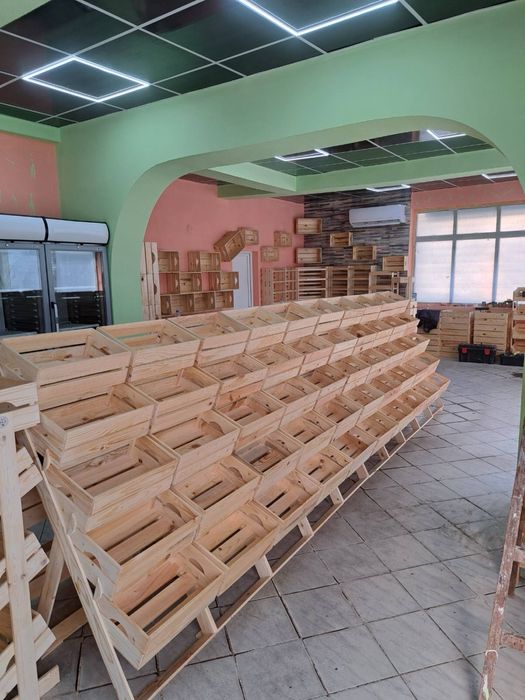 стелажи от дървени щайги за плод и зеленчук