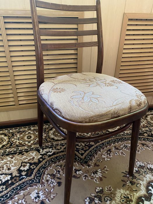 Стулья мягкие продаю