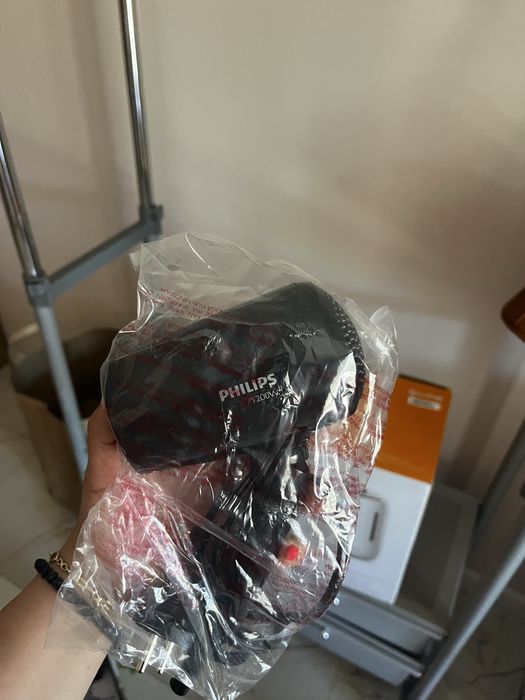 Сешоар Philips нов