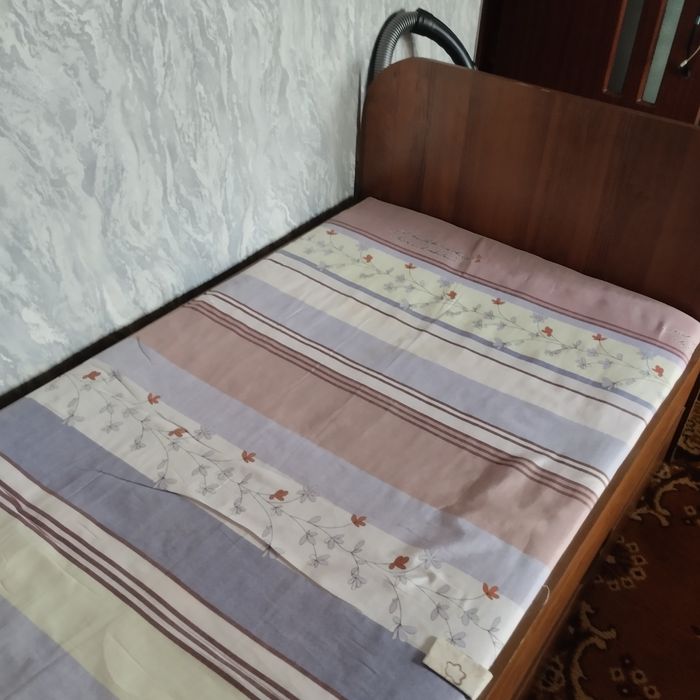 Продам недорого кровать.