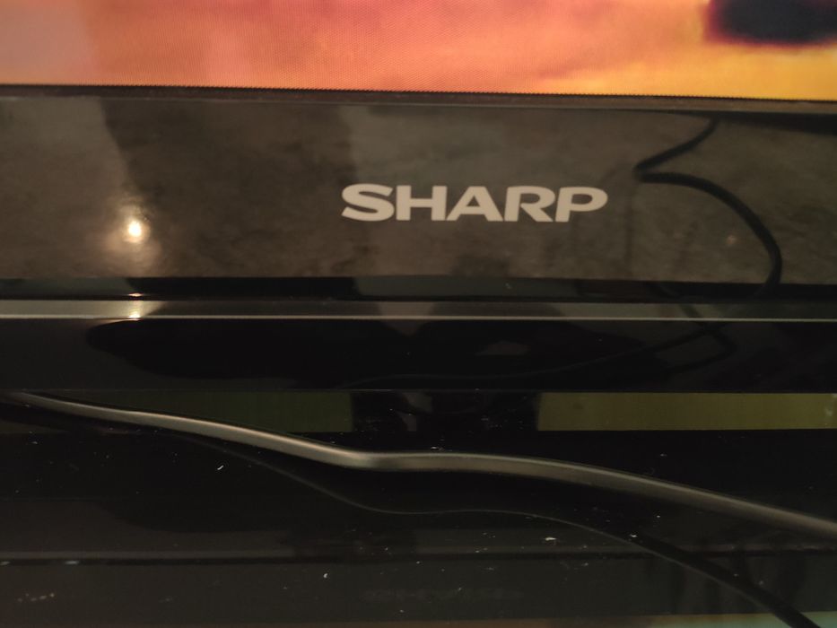 Телевизор Sharp в отличном состоянии