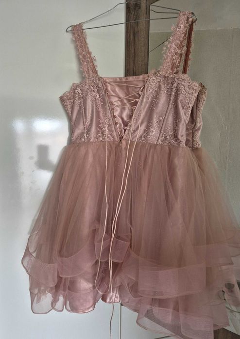 Бална рокля с корсет