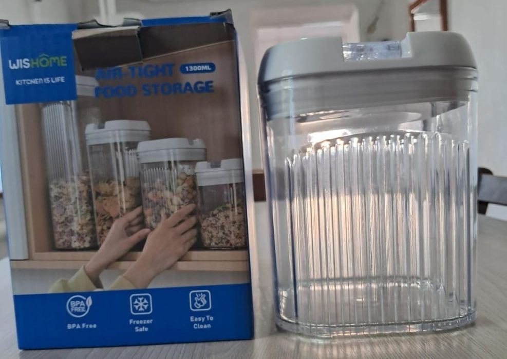 Контейнер стеклянный для сыпучих продуктов.