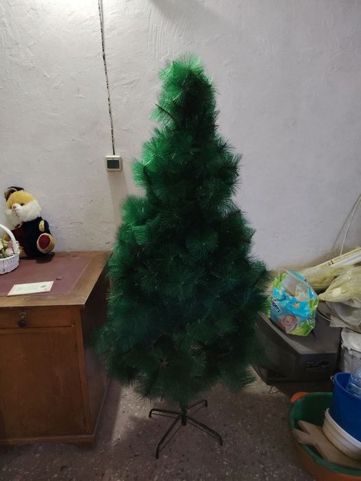 Продаётся елка новогодняя