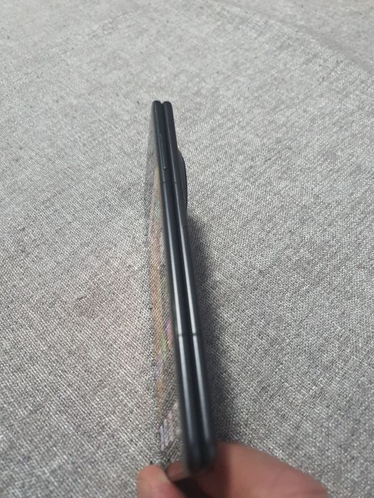 Vând Honor V3  foarte slim