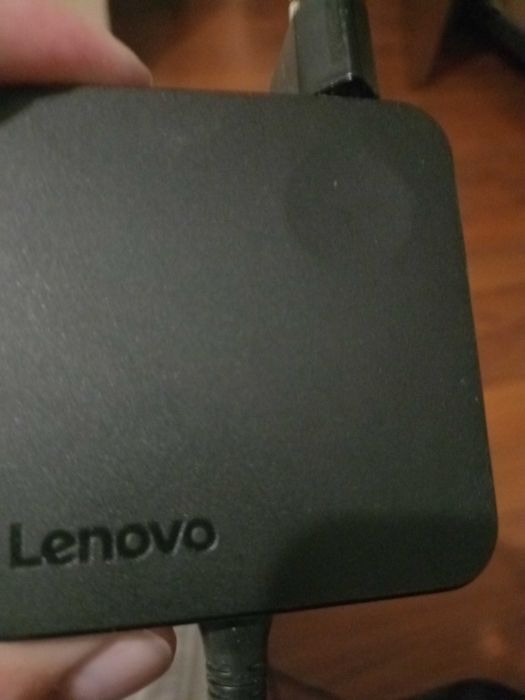 Зарядно за лаптоп Леново