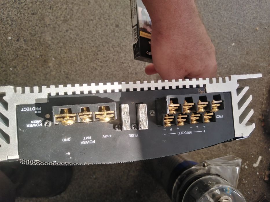 Усилвател, бас и кондензатор. Кар аудио