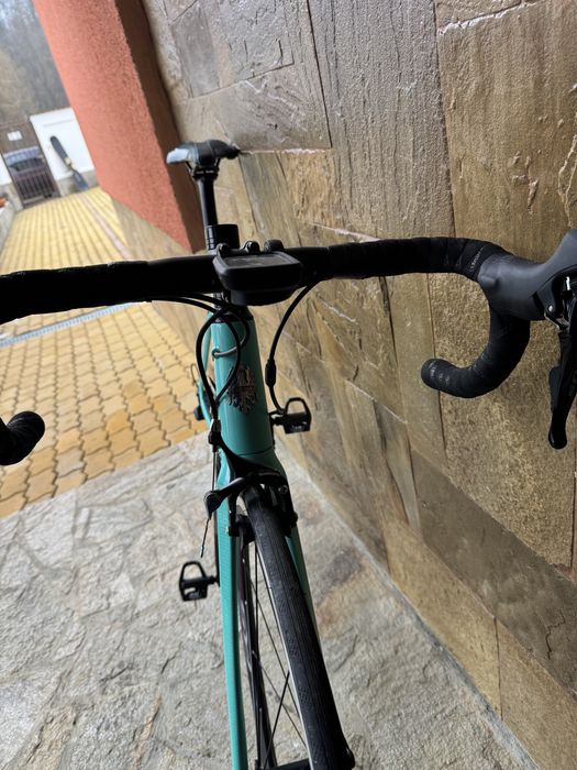 Карбонов шосеен велосипед BIANCHI  SPRINT