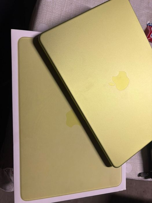 Продам ноутбук MacBook