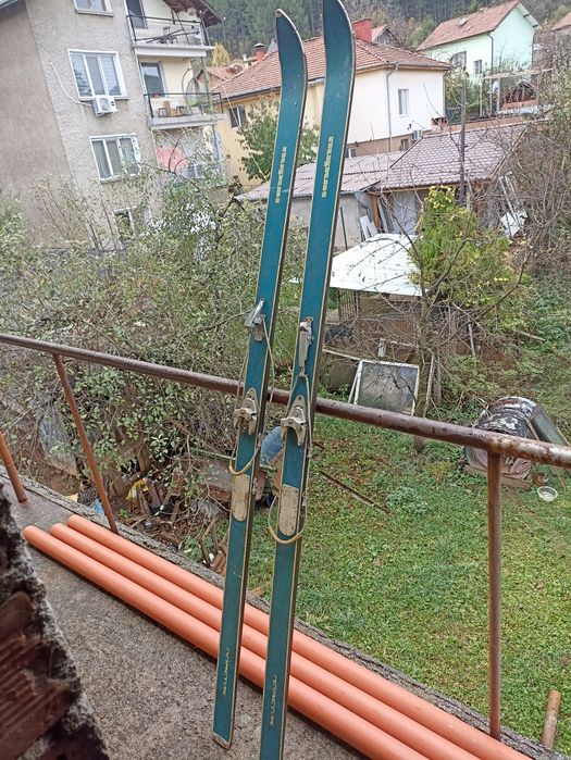 Стари ретро български ски