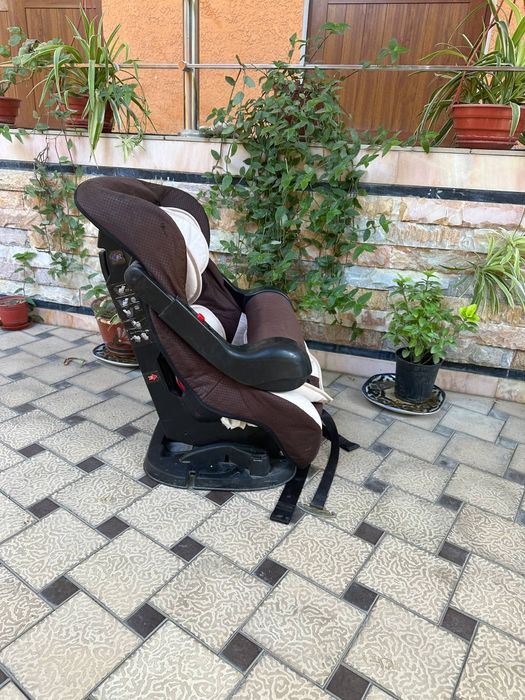 Detskiy avtokreslo sotiladi