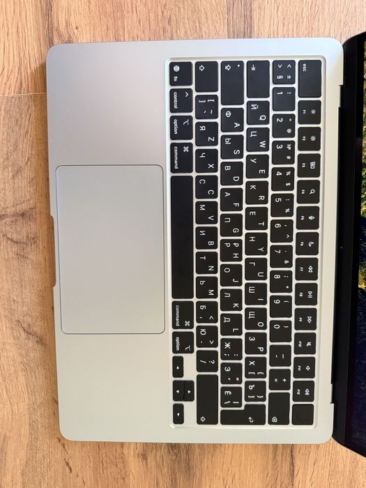 Mac Book 13 M4 2025 года, 256 ssd, 16 gb GPU