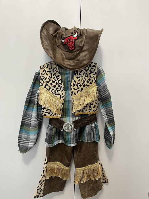 Продам новогодние костюмы