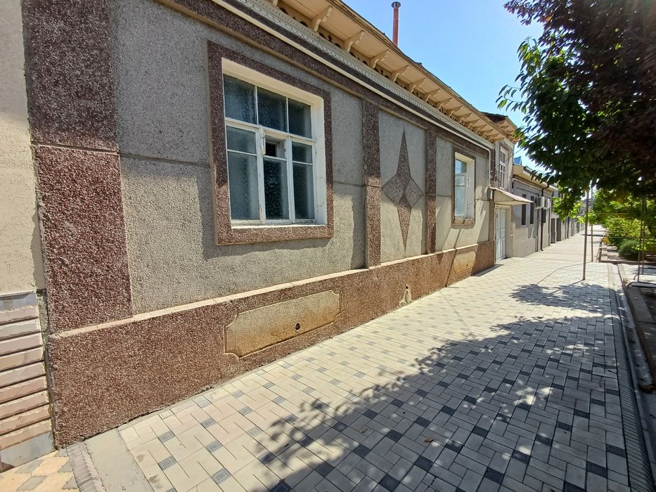 ЛОКАЦИЯси ЗУР, бизнес учун зур жой - шундоқ катта куча юзида "штаб"да