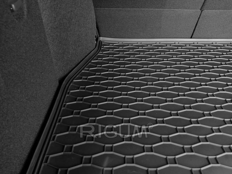 Гумени стелки или багажник TOYOTA C-HR от 2016 до 2023 г.
