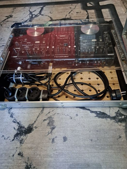 Контролер с кейс Denon DJ MC6000MK2