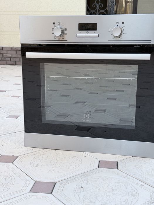 Духовка Electrolux