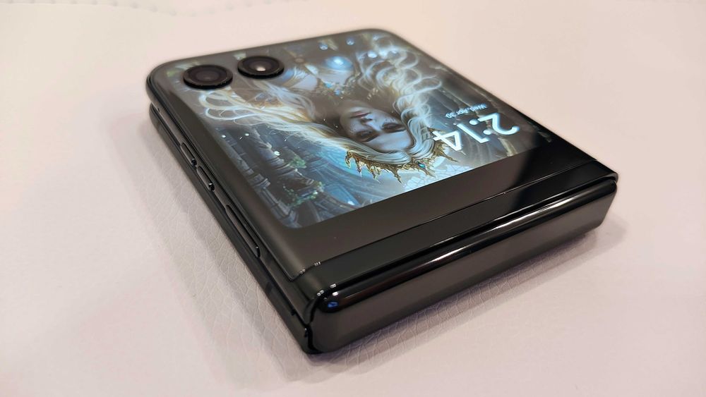 Smartphone Motorola razr 40 ultra, Dual SIM, 8 +2 GB RAM, 5G ,NOU