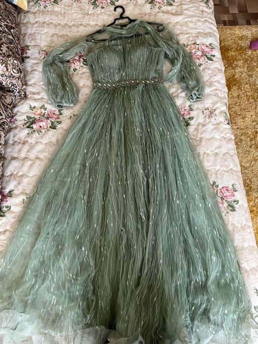 Продам платья б/у