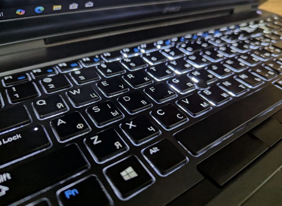 Dell Precision Workstation i7/T2000 4gb/ 64Gb/ 256+1Tb
