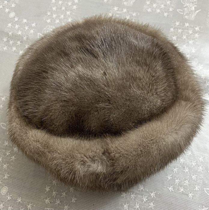 Норкавая шапка женская