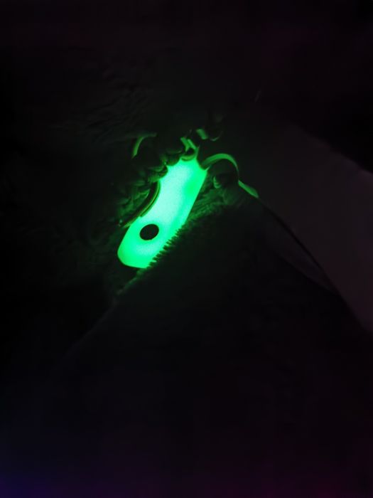 S12 fluorescenta 600 lumeni cu bază magnetică