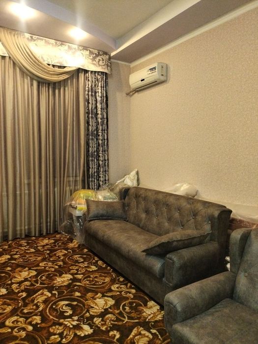 Травматология.Вдоль дороги продаётся дом.