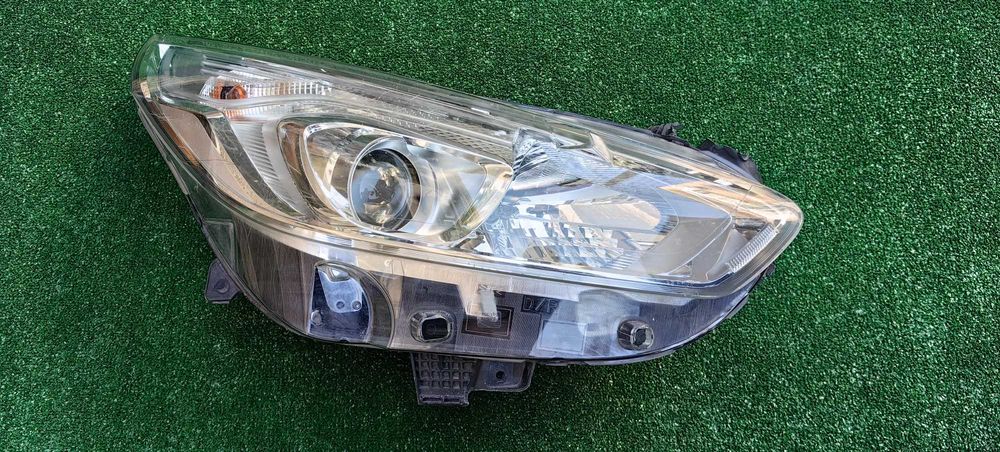 Фар за Ford S-Max / Форд Ес-Макс