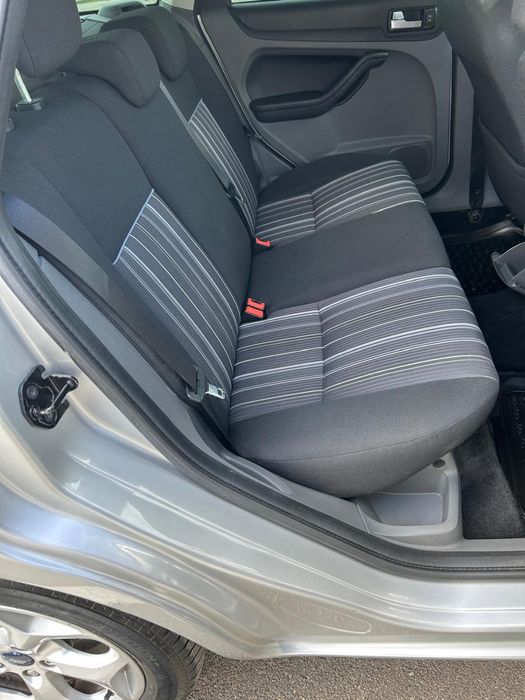Ford Focus  TITANIUM 1,6 diesel Euro 5 consum mic proprietar revizii la zi
