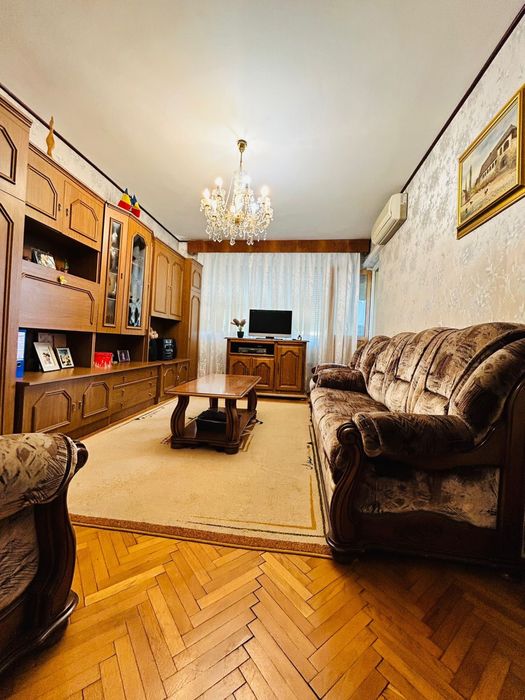 Inchiriez apartament Valea Rosie