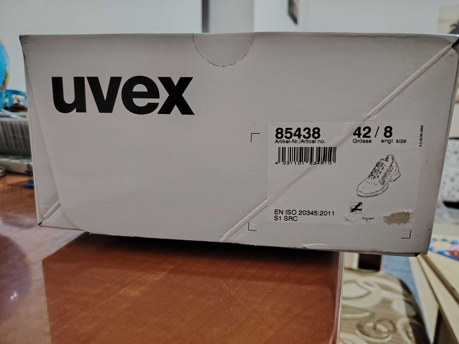 Bocanci - Pantofi de protectie Uvex , marimea 42 , NOI