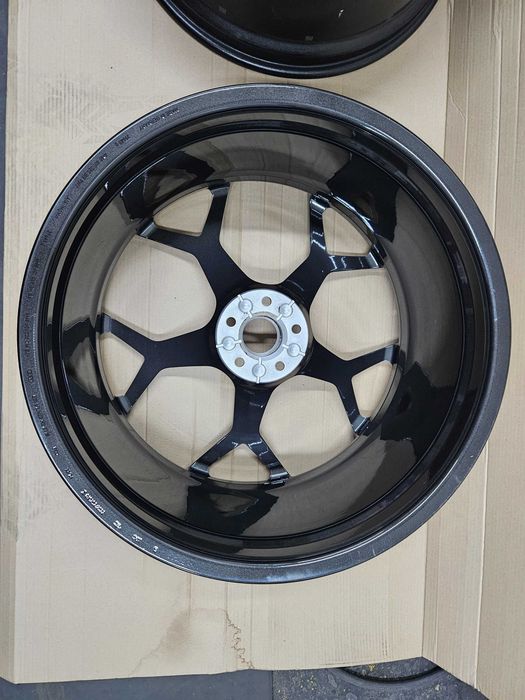 Jante Aliaj Originale  AUDI Q8 RS R23 J10,5XR23 ET18