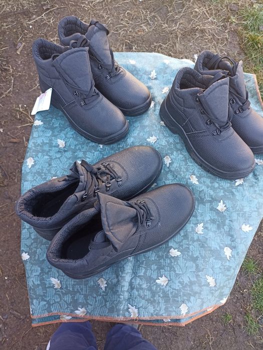 Работни обувки с метално бомбе