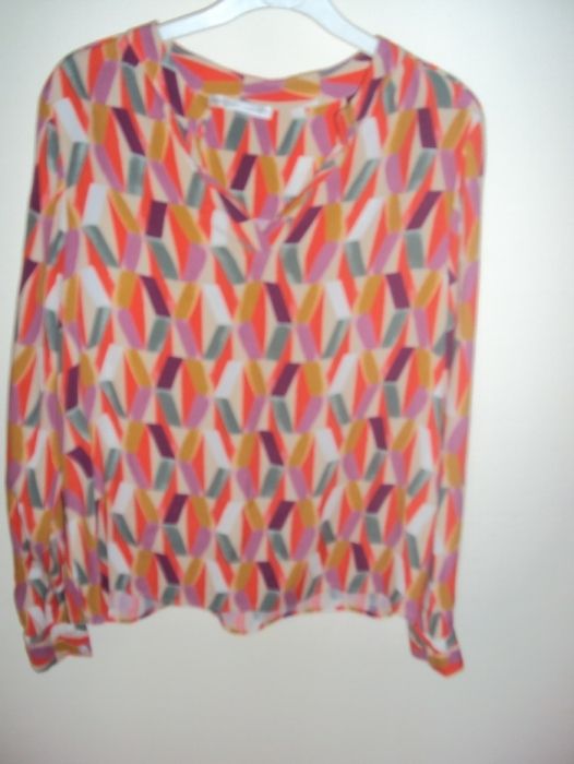 Продавам чисто нова , елегантна маркова блуза