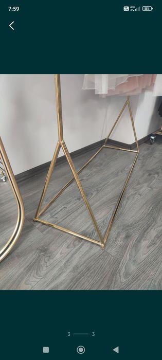 Златни щендери етажерки за аксесоари