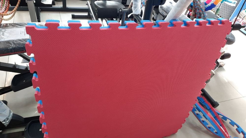 Tatami Xitoy qizil ko'k OPTOM (kiydiriladigan) fitnes dzyudo zalig