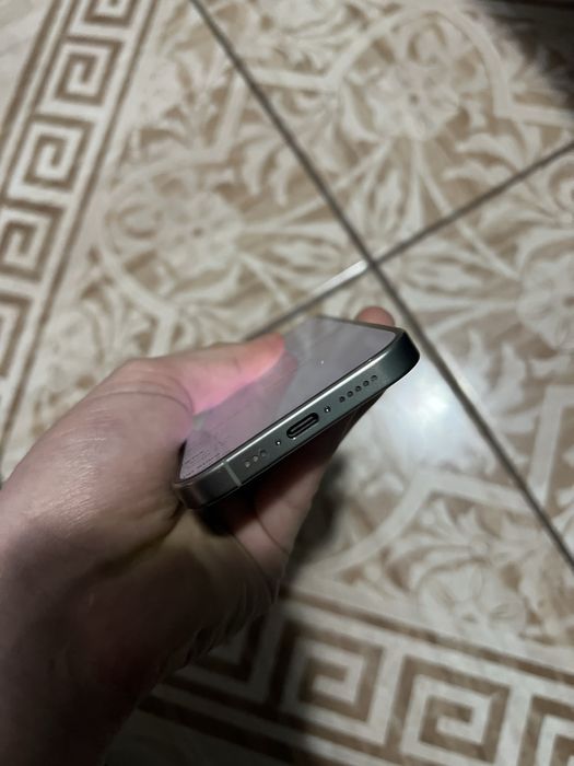 Iphone 15 pro  impecabil  fara defecte