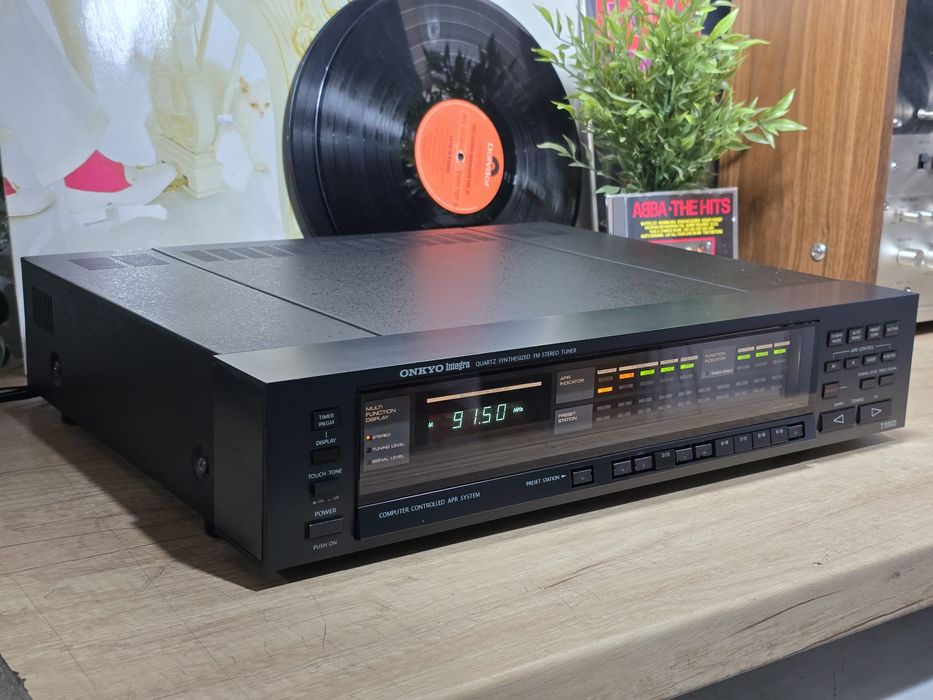 Radio tuner ONKYO INTEGRA T-9900, varf de serie , digital, hifi