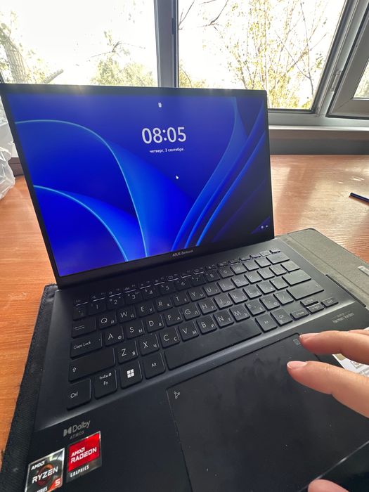 Asus Zenbook 14 14” / 16