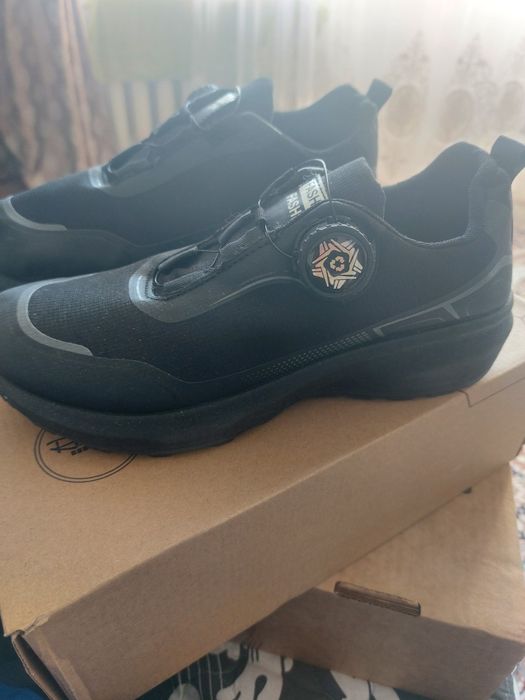 Продам ботильоны новые р-р 37