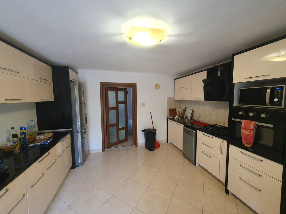Vila Hemeius , suprafata 410mp construiti + teren 1350mp, mobilata