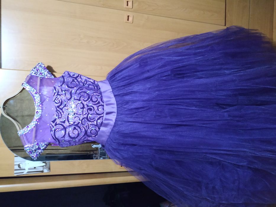 Продам нарядное платье