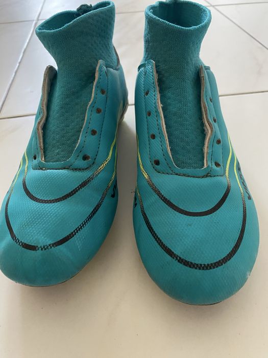 Продаю Бутсы 35размер