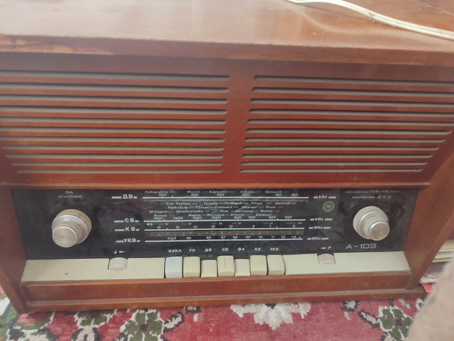 Ретро неща за всеки, количка , радио грамофон с мниго плочии др+2 бр в