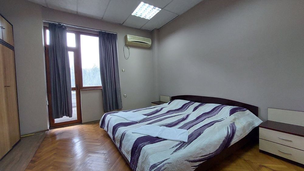 Пет стаен апартамент в центъра на града!