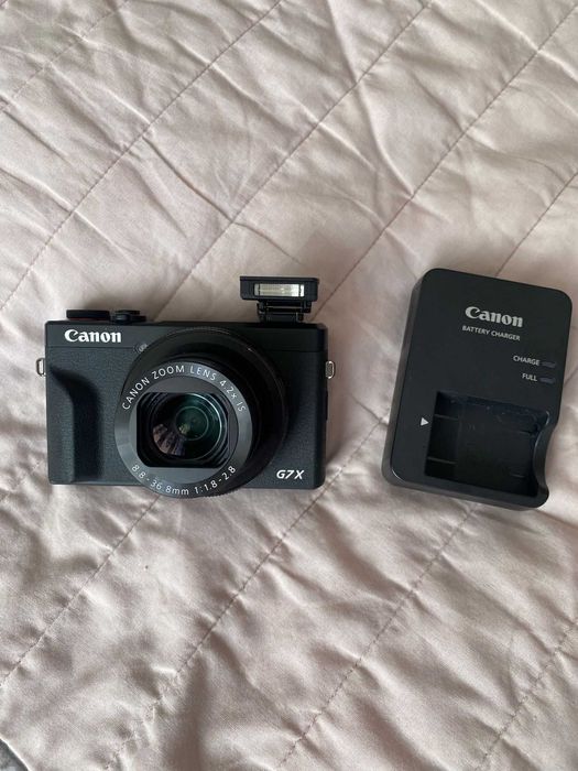Canon G7X Mark III