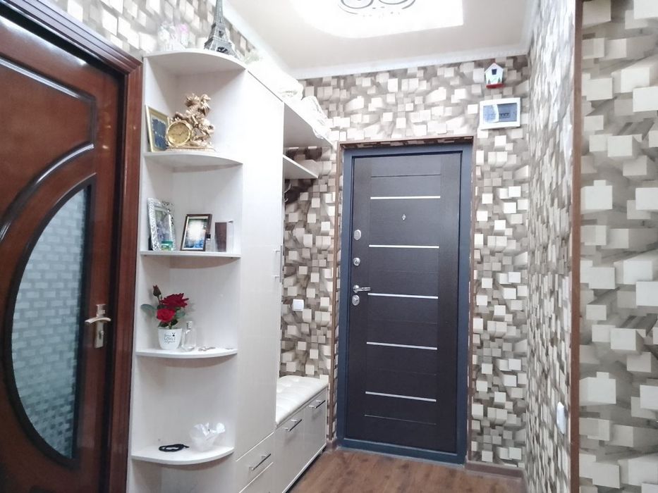 Наоий Шахарда 3 хонали Люкс квартира ижарага берилади