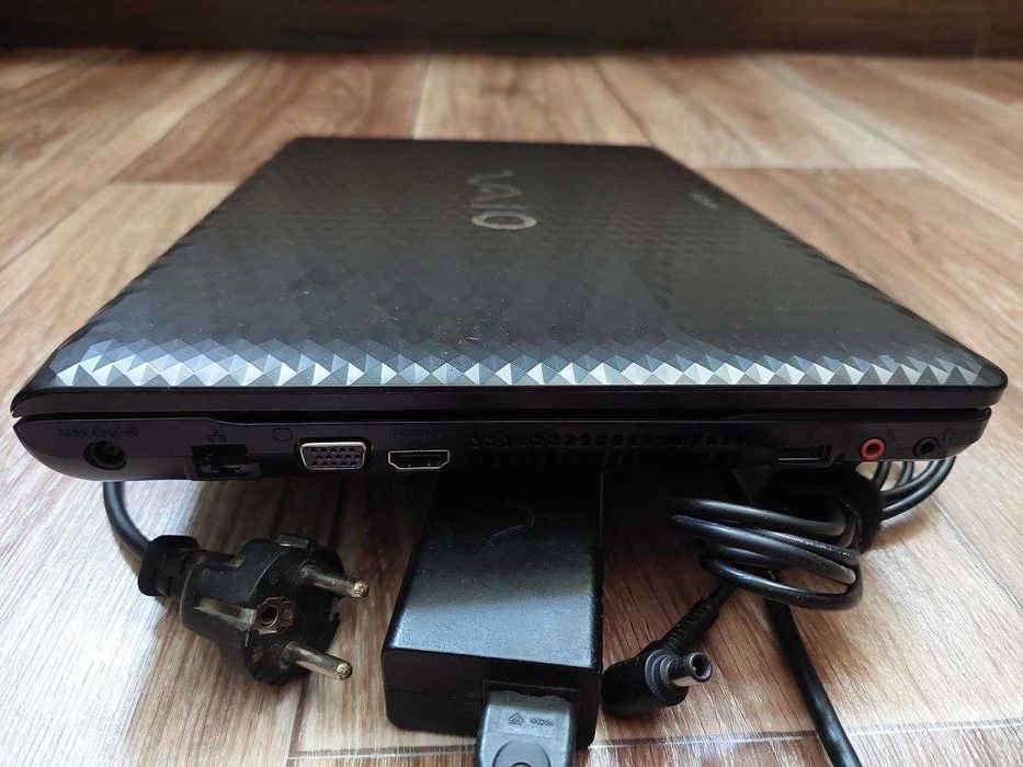 Ноутбук Sony vaio PCG-71812V Игры в Подарок