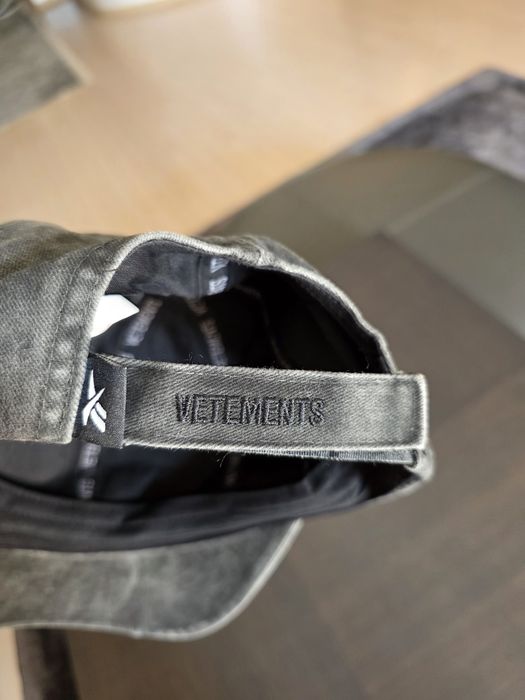 Vetements x Reebok AW18 Flame Cap – оригинална